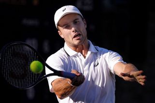 Neuvěřitelné, nulová fair play! Domácí tenista na Wimbledonu rozzuřil soupeře nepsaným pravidlem - Sport.cz